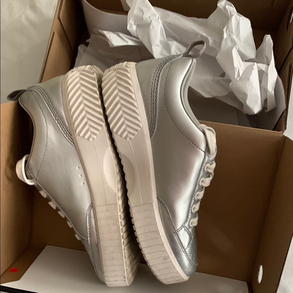 Sorel Ona Ave Low Sneaker Waterproof- Pure Silver Sea Salt - Picture 6 of 10